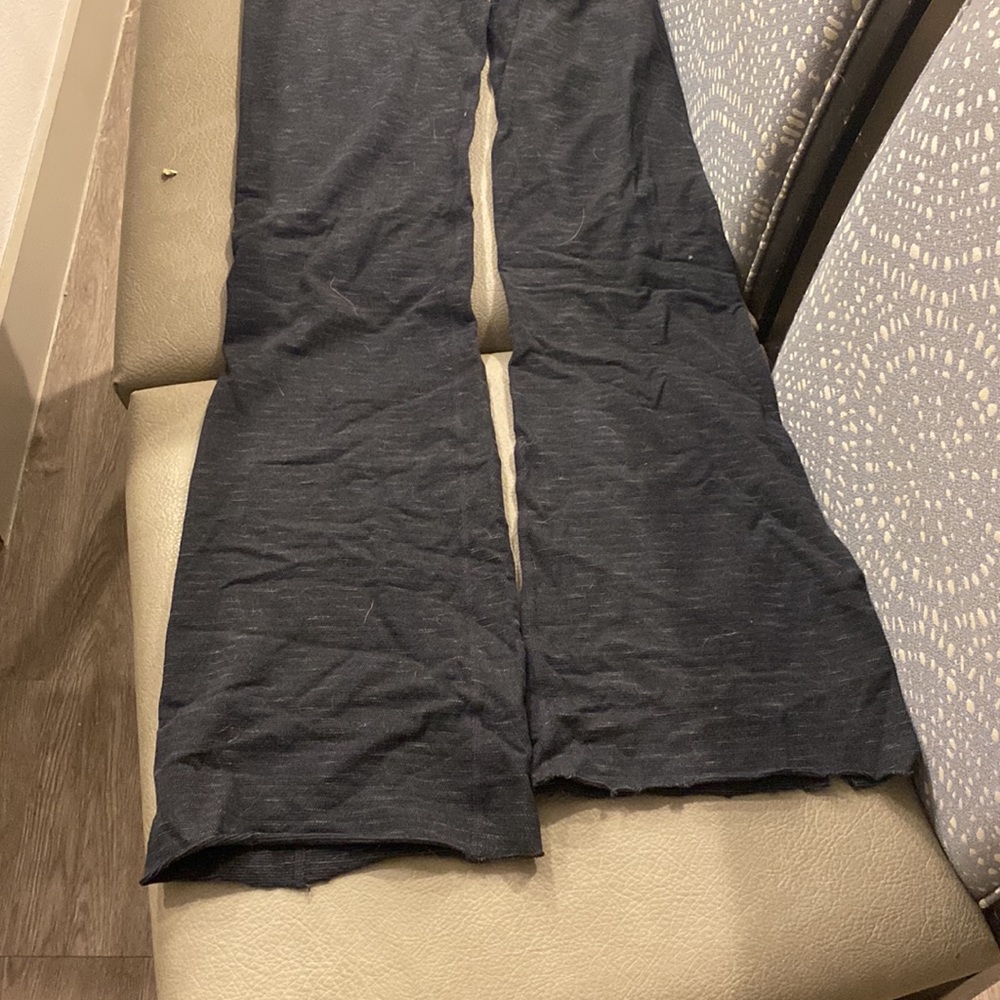 Lululemon - Picture 3 of 3